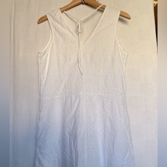 Everlane The Linen Eyelet Maxi Dress - Picture 4 of 9